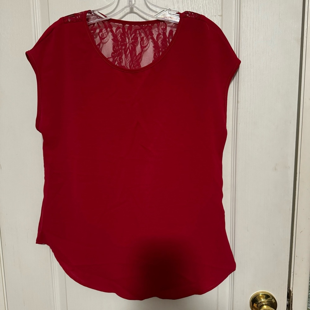 🔥NWT Emery Rose blouse